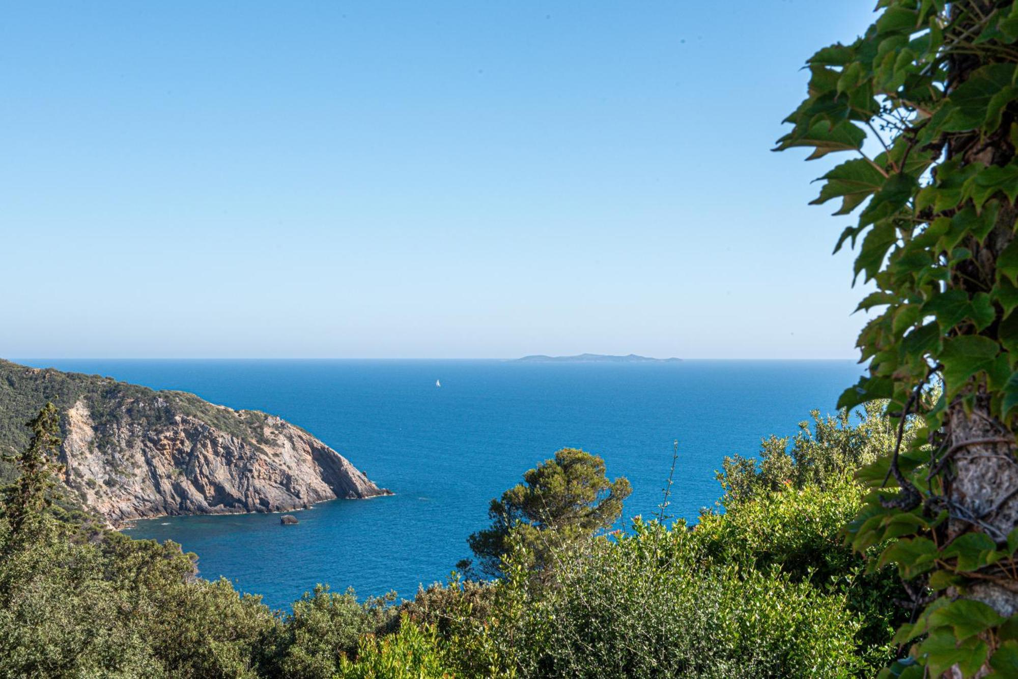 Boutique Torre Di Cala Piccola Hotel 4*