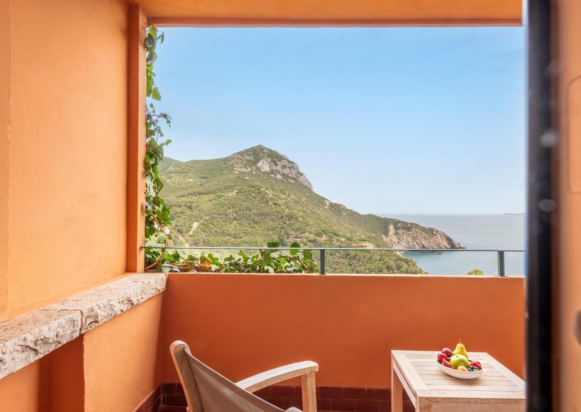 Boutique Torre Di Cala Piccola Hotel 4*