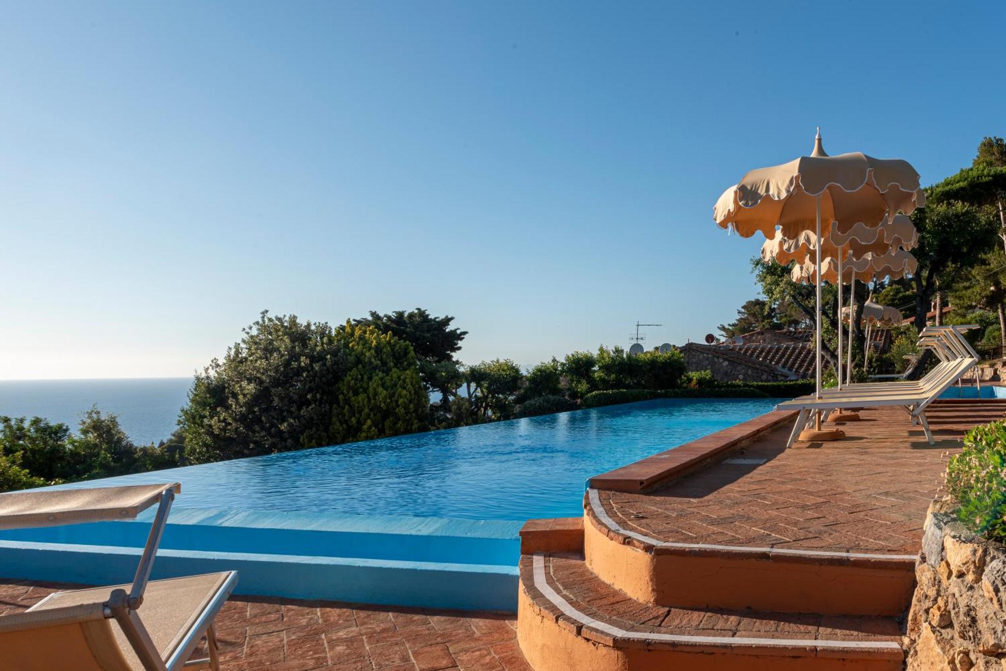 Boutique Torre Di Cala Piccola 4*