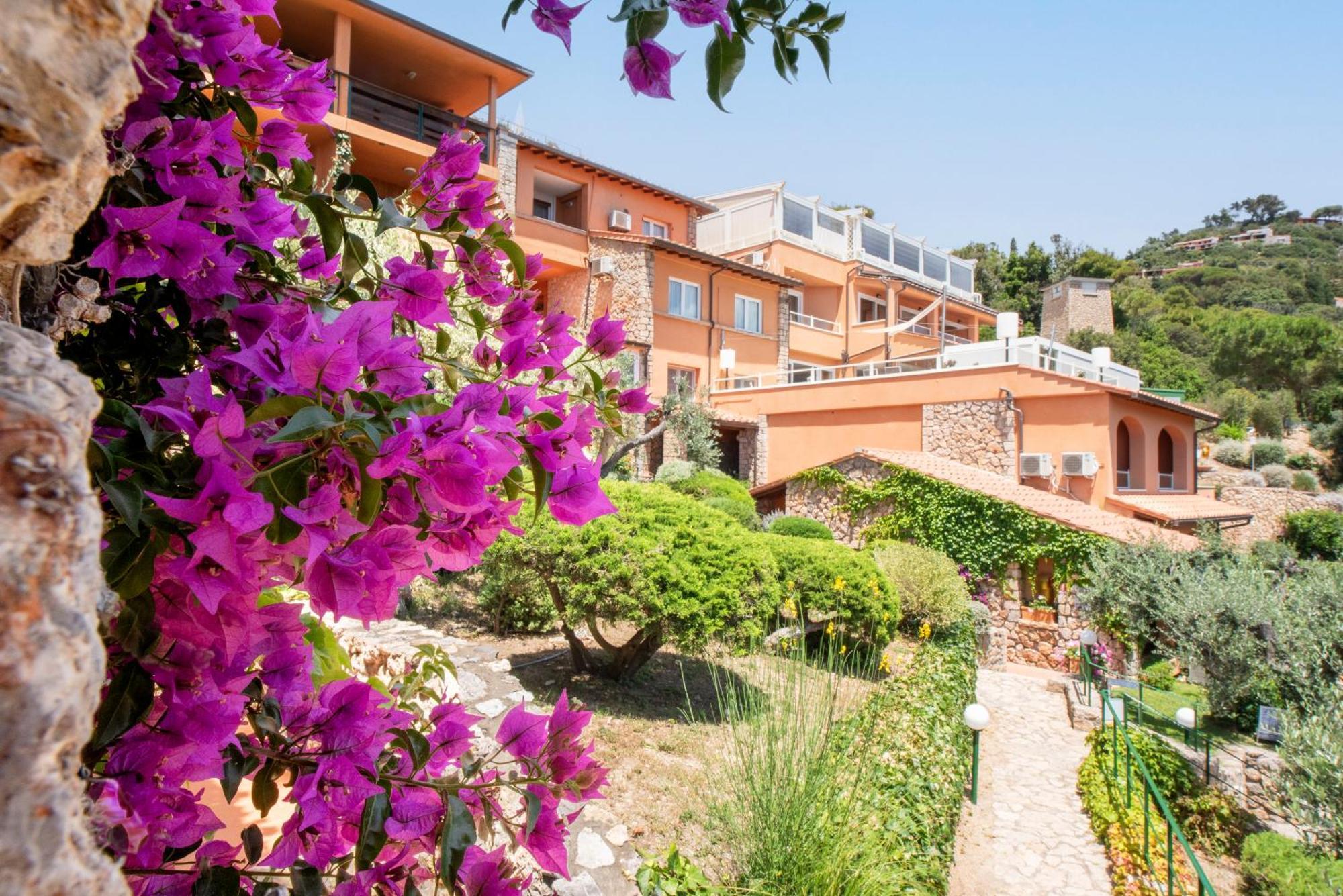 Boutique Torre Di Cala Piccola 4*